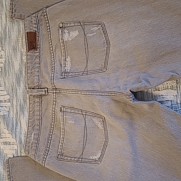 Distressed light grey skinny jeans - Picture 2 of 4